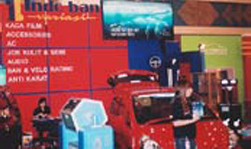 Motor Show Surabaya 2004 - Indo Ban